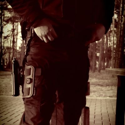 Gottgefreiter, Antirassist, Antifaschist, FDGO Ultra, Schießleiter, Berufswaffenträger, Wikinger, Innere Sicherheit.