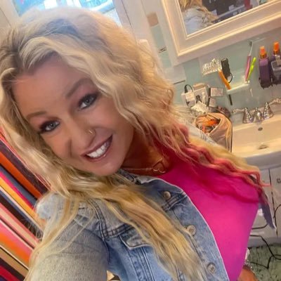 I would like to meet an honest, caring, funloving, and sincere man to start out as friends and let it develop naturally into a long term relationship