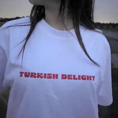 alngvath's profile picture. “Zarif, mesafeli bir tavır, seçkin bir sadelik, buz gibi bir nezaket.”