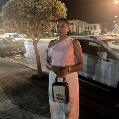 yasminee_tlb's profile picture. 