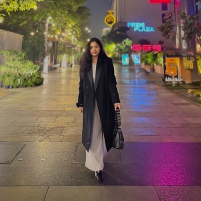 Writer of emotions. Dancer of truths. Luxury lover | Learning Spanish | Culture & soul over chaos. Soft power. Deep presence. 🌙🪷