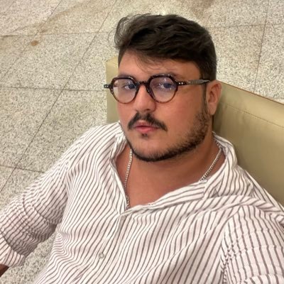 uso essa rede desde 2009 pra reclamar da vida e twittar bêbado