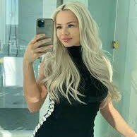 elsajean213's profile picture. 