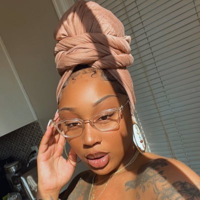 miajason188's profile picture. Simplicity is key to success