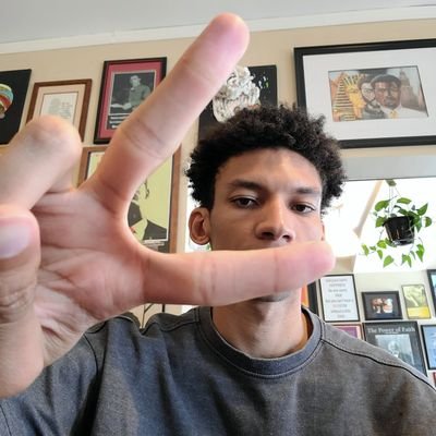 quietdevon's profile picture. 🜁