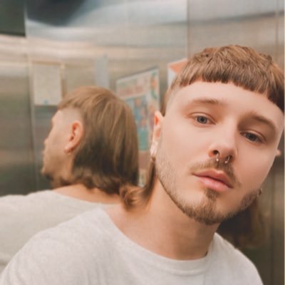 Hi I'm Aleksandr. I'm The Sims 4 builder. I have Patreon it's free for you. https://t.co/n9Gc3mthvj Welcome