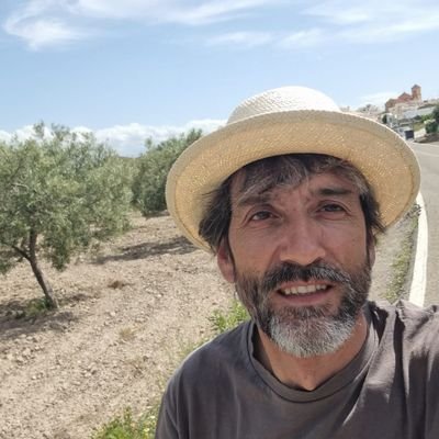 🎬 Amante del cine | Aquí para pasar el rato | Hablo de política solo con quien se puede hablar (spoiler: casi nadie) | Cambio de opinión por principios
