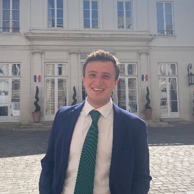 Normalien en droit-économie, en cab ministériel @outremer_gouv, entre Versailles et le Finistère 🌊