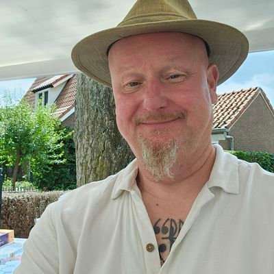 Rechts. Nexit. Metalfan. muzikant. Geef nooit op. Høken. 103 verkenning. Seedorf. Kaaskop, en kaasmaker.