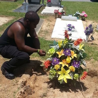 Real black full time father rasing twins on my own my son has Autism. Im a comedian songwriter the best entertainer from souf mississippi