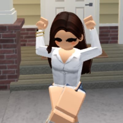 She/her I love to build in bloxburg even though I’m not good at it and big fan of Froggyhopz & Monstxxer, my fav color is pink and purple, I have a older sister