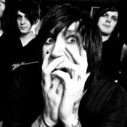 He/Him, 16, emo freak‼️DON'T DM ME‼️| SAW CHIODOS 4/29/25 & PTV 5/25/25!! | sillier than @m0dernshallow