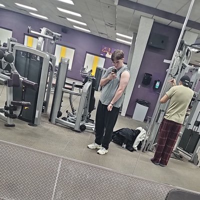 ET8263341341672's profile picture. 