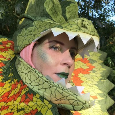 Jurassic Jen UK 👩🦰 JPtoys admin 🦕 JPtoys_official insta is where I’m @ 🌍 Cosplay 👫 UK Geek girl 💖 Fibromyalgia 🦋
