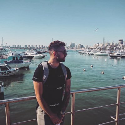 crfercnf's profile picture. . •𝟙𝟡𝟡𝟜