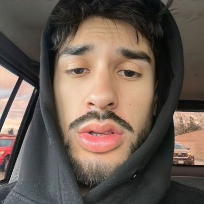My profile for new webfriends
Bass player|Streamer|https://t.co/B74QXuQxZs