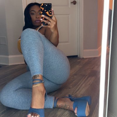 TheBajanBarb's profile picture. Art & Artist 🌺 Click The Link 🔗