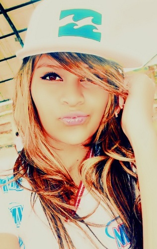 18 anos em -  21 de setembro de 2012, sou do signo de Virgem, e Namoro o @BoinhoDaniel ♥ quer saber mais? da #Follow então !