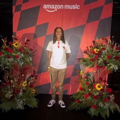 #LLFT 🐐 #LLC 🍪 Screenwriter. POET. Authoress. Creative Genius. Content Creator. SEA AWARD NOMINATED/ TikTok: st1nnagr8 IG: st1nna