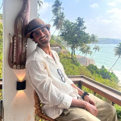 TiwariG__'s profile picture. Developer @davaninja_app | Wannabe Kevin Malone