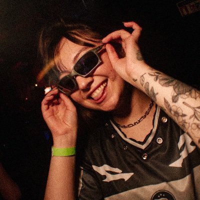 eu sou a tish eu sou dj e programadora tb... torço pro coritiba ⚽️ e pro steelers 🏈