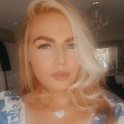 tayreadshaw's profile picture. 