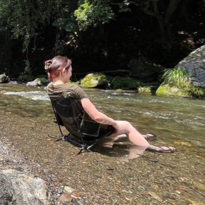 アウトドア系フリーランス。29歳。デザイン、ブログ、SNS運用、動画編集で生計たててます。 神奈川・東京・山梨・長野・茨城あたりで焚火してます⛺夏野菜大好きです🔥行きたいキャンプ場▶ふもとっぱらキャンプ場、苫小牧アルテン、本栖湖浩庵キャンプ場。焚き火台より直火好きです。自然の中でパソコン作業するのがお気に入り🌱