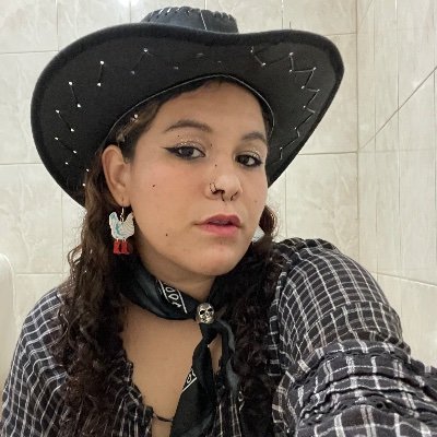 fannieaz_'s profile picture. 'ℭ𝔞𝔲𝔰𝔢 𝔰𝔬𝔪𝔢𝔱𝔦𝔪𝔢𝔰 𝔱𝔬 𝔰𝔱𝔞𝔶 𝔞𝔩𝔦𝔳𝔢 𝔶𝔬𝔲 𝔤𝔬𝔱𝔱𝔞 𝔨𝔦𝔩𝔩 𝔶𝔬𝔲𝔯 𝔪𝔦𝔫𝔡.