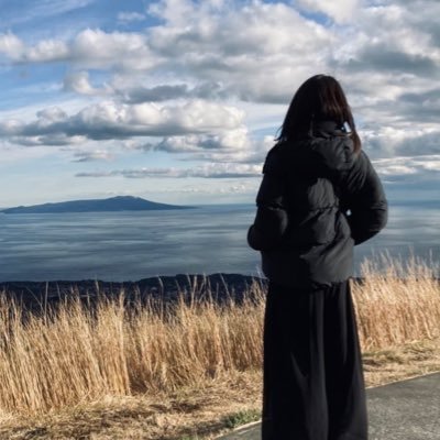 新婚フリーランスの独り言。2025.02.14💍29歳。デザイン、SNS運用、ブログ、動画編集でご飯食べてます🌸趣味▶ネイル、香水、旅行、カフェ 巡り☕️毎日どこのカフェで作業するか考える時間が楽しい 💻子育ても仕事も充実させるために仕事を辞めたわたし🫧