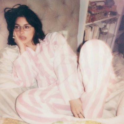 SaraBrown422064's profile picture. 