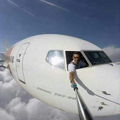 _hellogudbye's profile picture. 