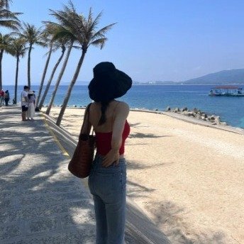 xun_qian35193's profile picture. 