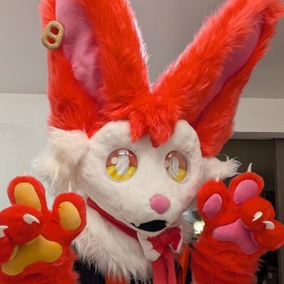 🎂 • 21 |
🇵🇷 • Boricua |
🥤 • Fursuiter |
🎧 • DJ |
📽️ • Video Engineer @AnthroExpo |
📀 • Comp Sci Graduate