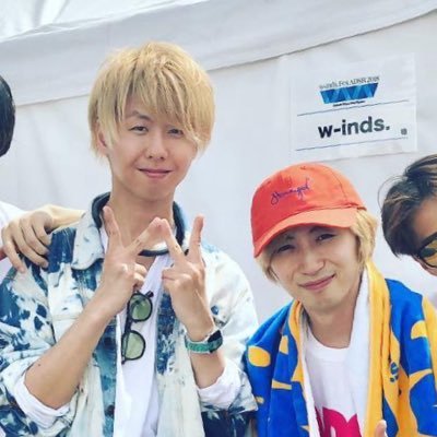 大人JAM'S 🍏Mrs.りょうちゃん💛からのw-inds.出戻りcrew 💙❤️今も昔も涼平くん推しです 💙インスタ、スレッズはミセスメインなのでこちらはw-inds.メインで呟きます。フォローお気軽に♡無言フォロー失礼します。