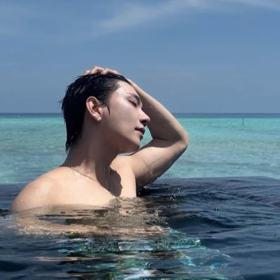 jshrt_'s profile picture. 444