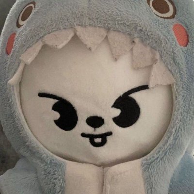 vinsmokesamy's profile picture. 🫵🤨