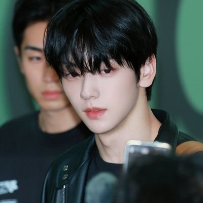 lllihsbsbsj's profile picture. 