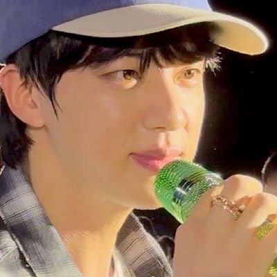 gupchuppaglu's profile picture. occupation: fangirl |
skills: maladaptive daydreaming |

please sponsor my concert trip vacay