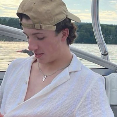 lacyloscar's profile picture. 