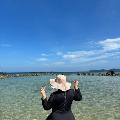 stay hydrated 🧜🏻♀
FROM THE RIVER TO THE SEA, PALESTINE WILL BE FREE 🇵🇸