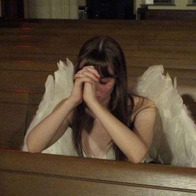 starving_lana's profile picture. vegetarian and disordered 🫩