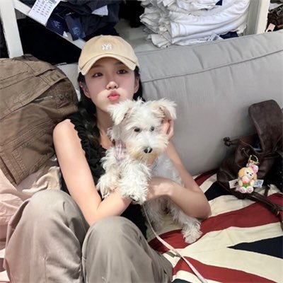 i2GfpZoWu297593's profile picture. どれも美しい景色ですね、初めまして。