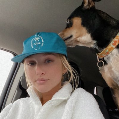 Madison72112450's profile picture. Be kind. Stay weird