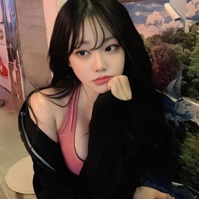 𝐔𝐍𝐑𝐄𝐀𝐋 (2000 `pride) the queen with rosy lips and beauty smile makes anyone addicted; blessed yet cursed; giving pleasure all night long.