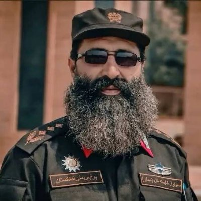 په هر حالت کې قوي عقیده ولره، د هیچا پرواه مه کوه ور کوونکی او اخیستونکی صرف الله ج دی .