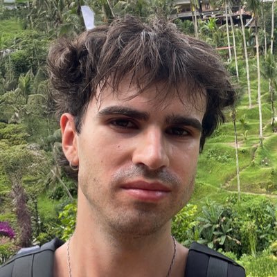 rechevfx's profile picture. Vídeo Editor & YT Strategist | 🤠🚀 +30M views •  MD Abierto! 📩
Worked w/  @UriMartinezyt  @Jose___Zuniga