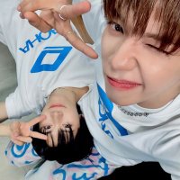 v (@ahof_tix_juseyo) 's Twitter Profile
