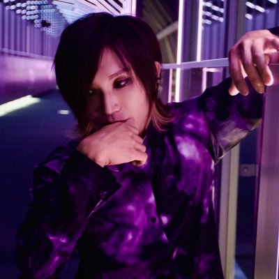 vocalist💀 所属:@RFUofficial / GLAYコピーバンド💀Beats Emotion🎤Vo/#GLAY /#作詞/#theGazettE/#V系/ #ボーカリスト / #ボイトレ/#筋トレ/ #ファッション/#愛犬/https://t.co/hz3qATCax5