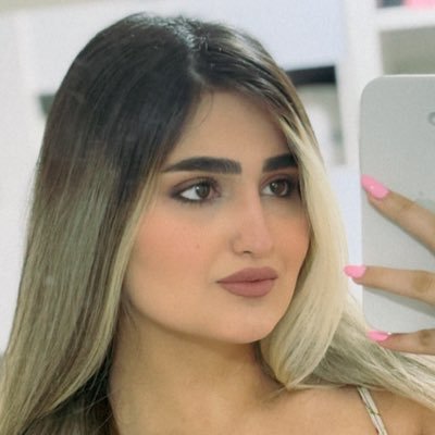 bahareew's profile picture. 