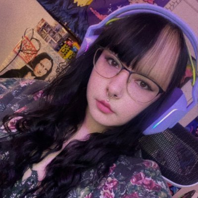 I stream on twitch and youtube! I die a lot in games, talk about gym WAY too much and simp over fictional characters 🐞🧃Email: rubeetlejuice@gmail.com
